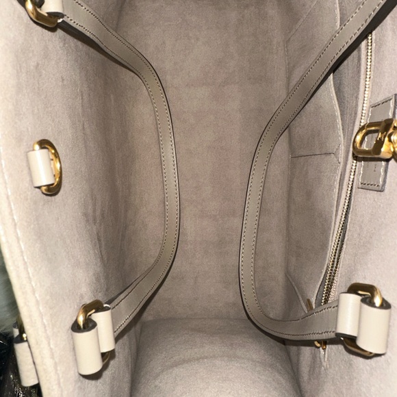 🧿Authentic Louis Vuitton Onthego MM turtle dove empriente leather🧿SOLD🧿 - Picture 7 of 13